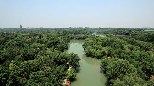 4K航拍4A级景区扬州宋夹城风景视频的预览图