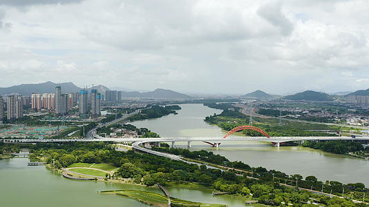 航拍九龙江大桥合集视频的预览图