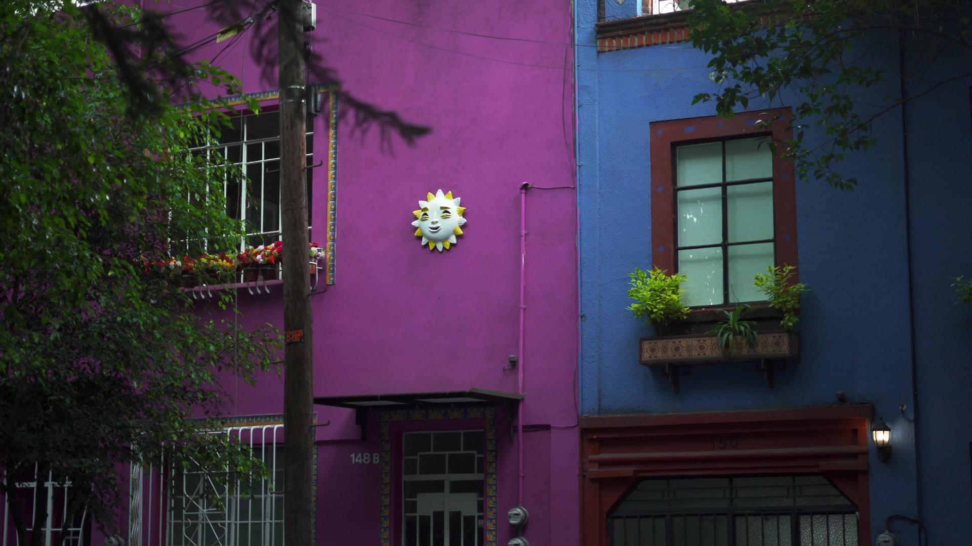 五颜六色的住宅区视频的预览图