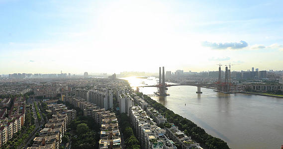 番禺洛溪大桥和广州塔延时4k航拍视频的预览图
