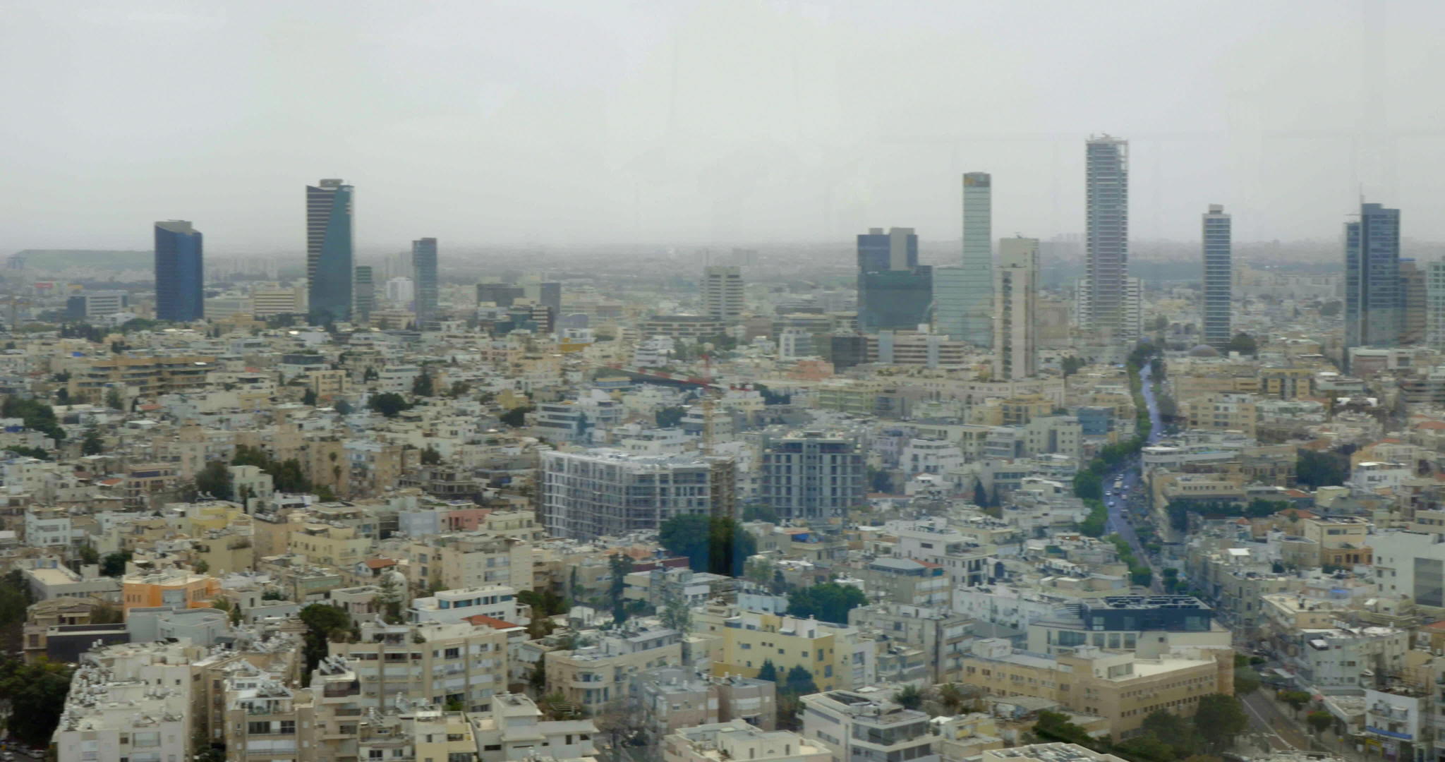 城市人口密集的景象视频的预览图