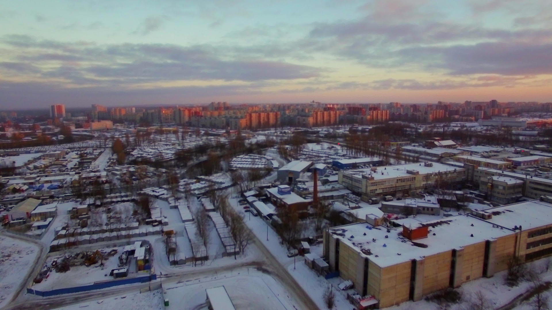 清晨俄罗斯圣彼得斯堡的冬季风景视频的预览图