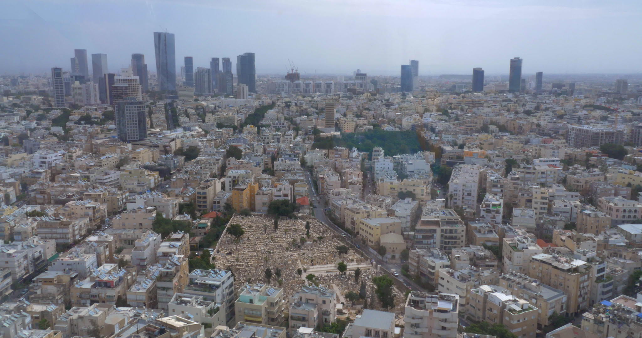 以色列特拉维夫建筑的空中城市景观视频的预览图