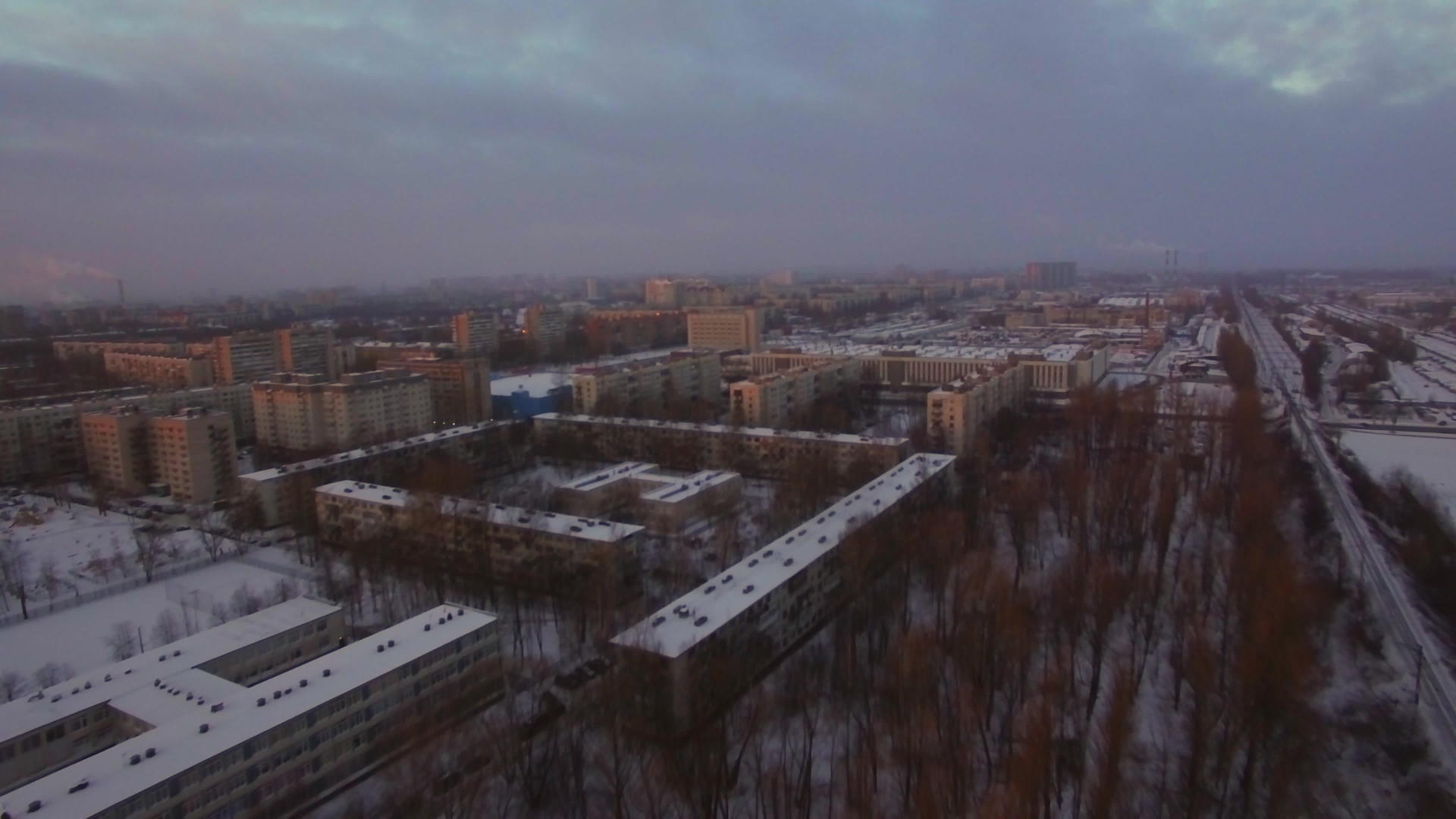 俄罗斯冬天的清晨在圣彼得堡上空飞行视频的预览图