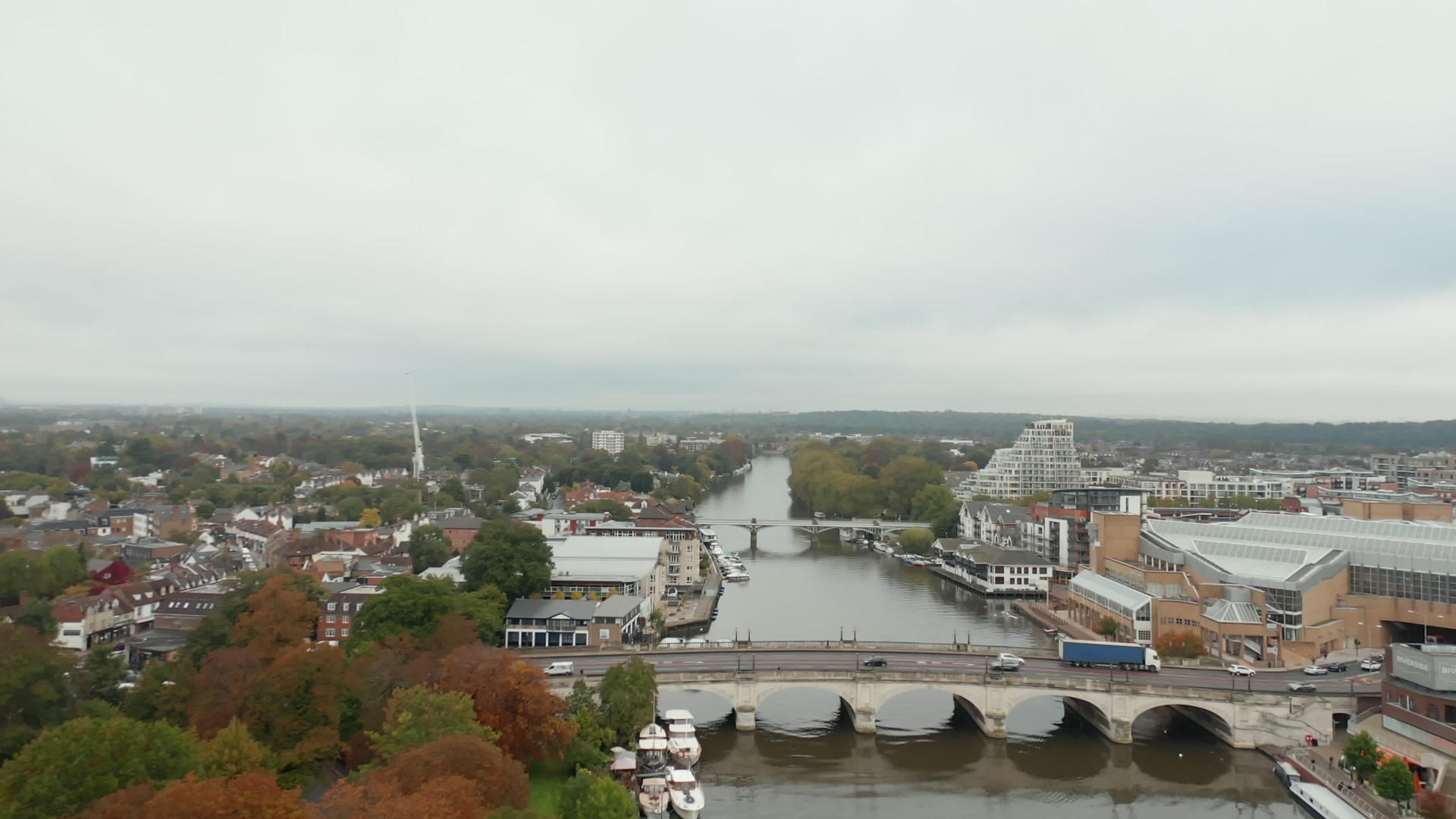 河流桥景观视频的预览图