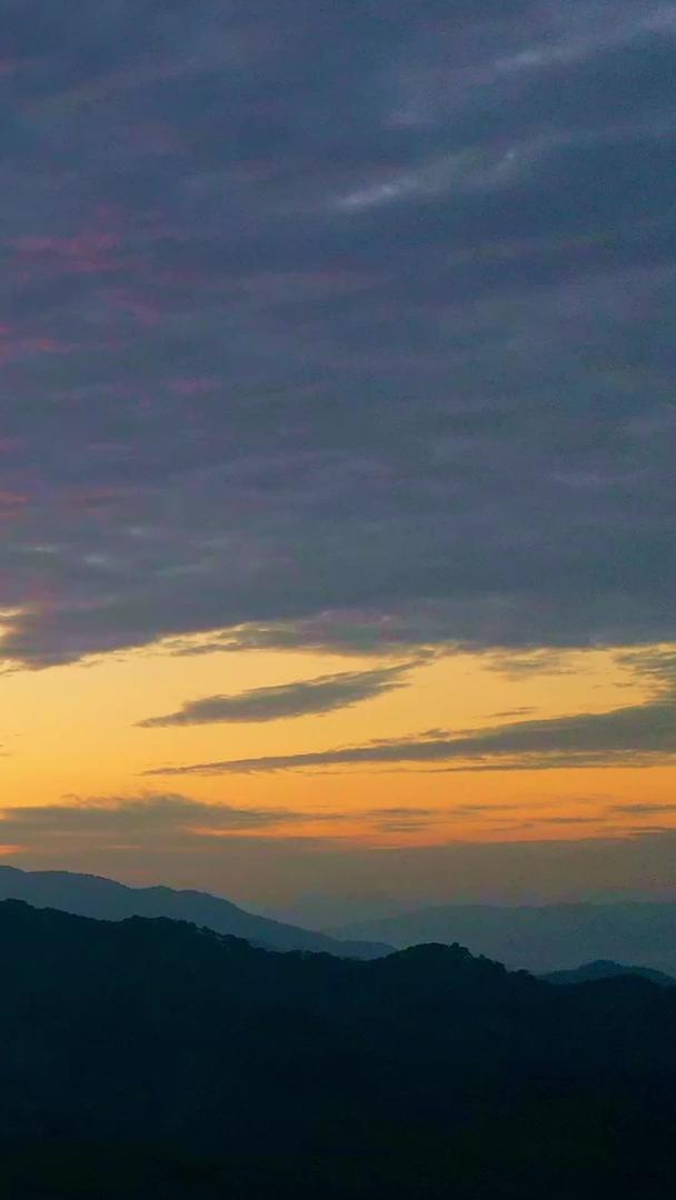 山中夕阳日落航拍延迟视频的预览图