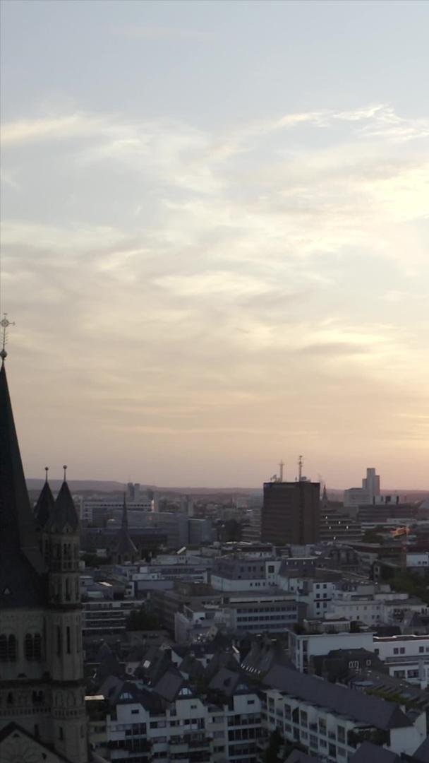 德国科隆大教堂夕阳下的日落视频的预览图