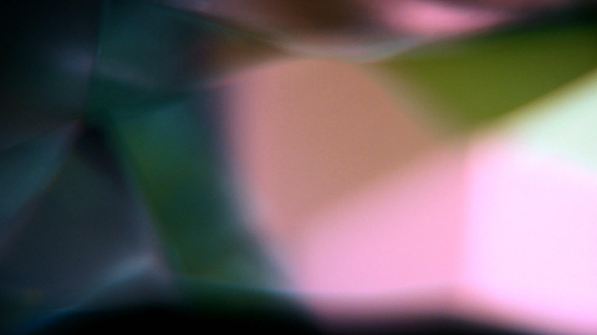 红宝石背景的旋转视频的预览图