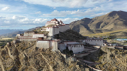 西藏日喀则古建筑江孜古堡视频的预览图