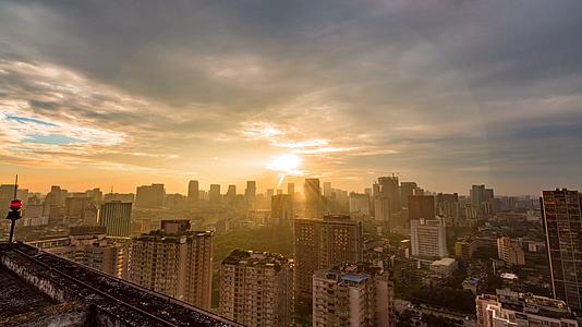 8K超清震撼成都市城市日出朝霞延时摄影视频的预览图