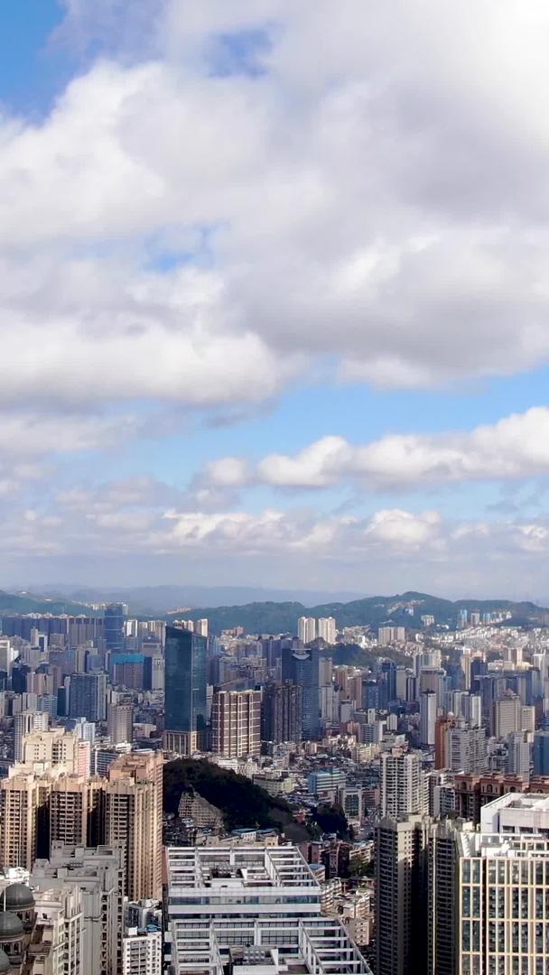 航拍蓝天白云城市城市城市视频的预览图