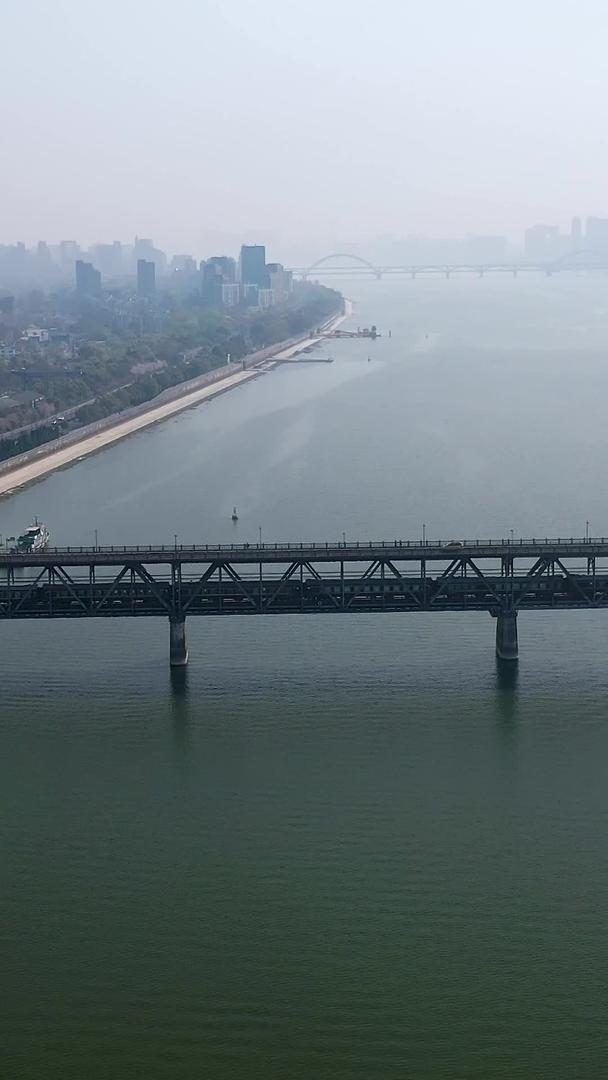 钱塘江大桥航拍视频的预览图