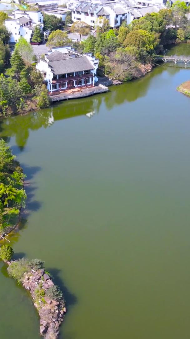鲍家花园湖5A景区环绕航拍视频的预览图