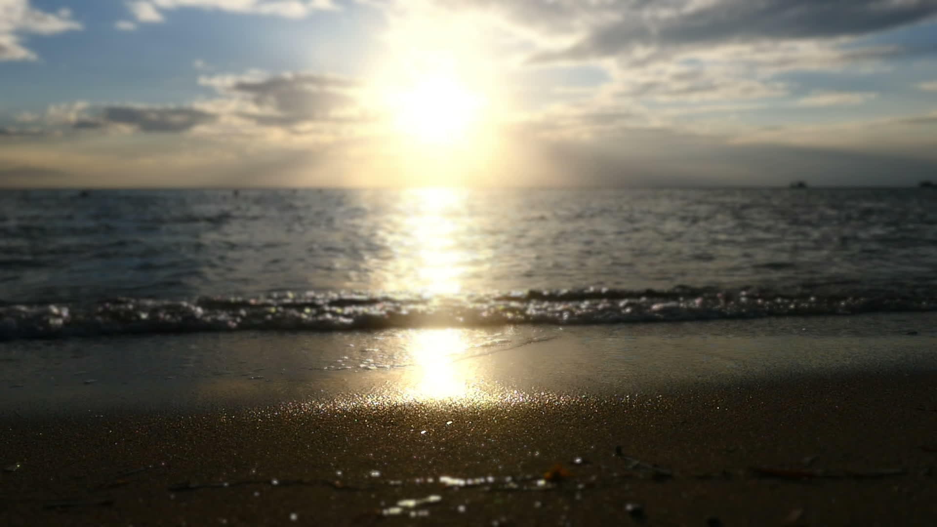夏威夷日落沙滩海浪慢慢移动视频的预览图