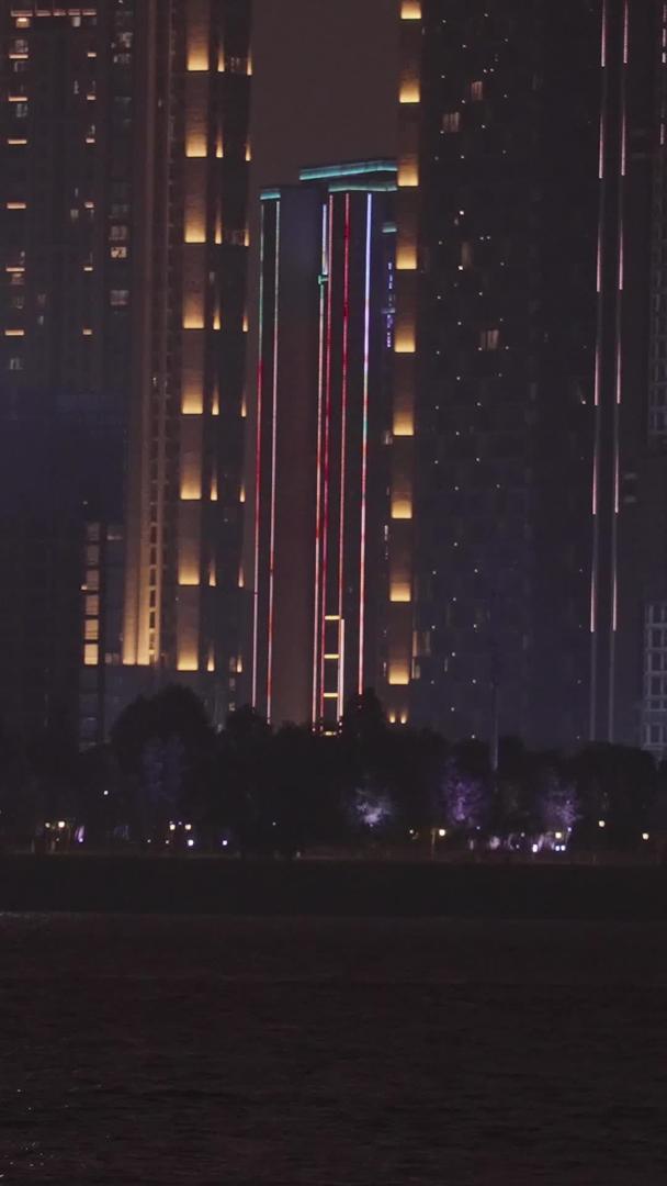 城市长江江景夜景交通游轮客运娱乐旅游素材视频的预览图