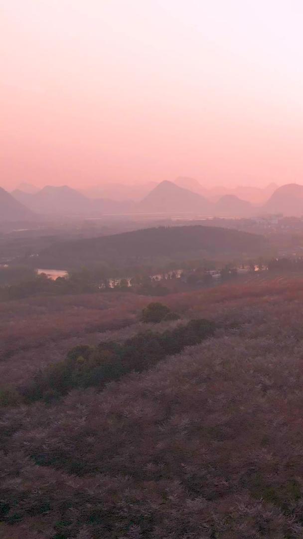 航拍日落时分贵州网红打卡樱花谷视频素材视频的预览图
