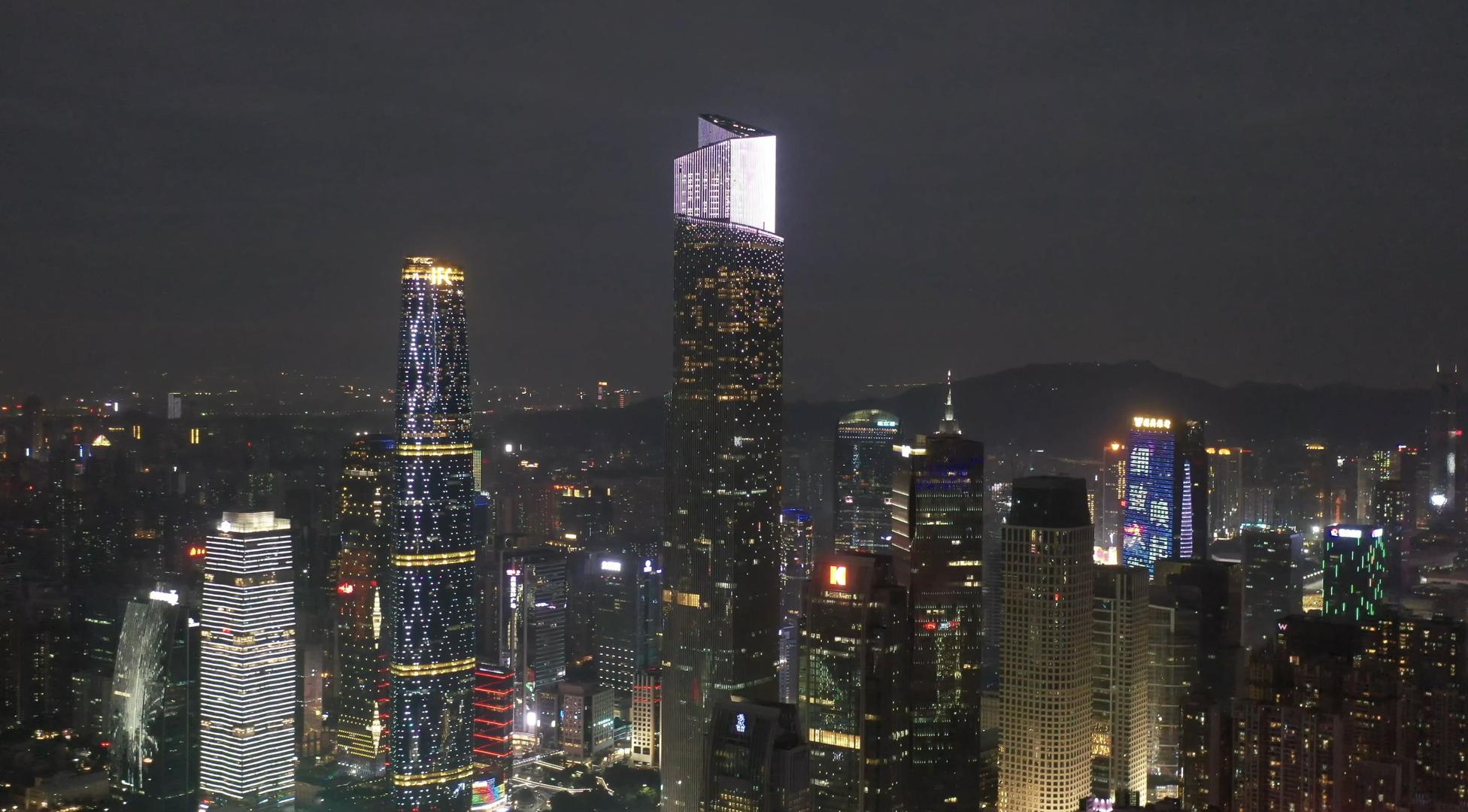 广州天河商务区CBD夜景航拍4K视频视频的预览图