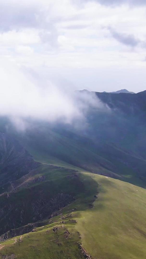 青藏高原橡皮山风景青藏航拍视频的预览图