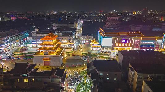 河南省开封步行街夜景人流航拍移动延迟视频的预览图