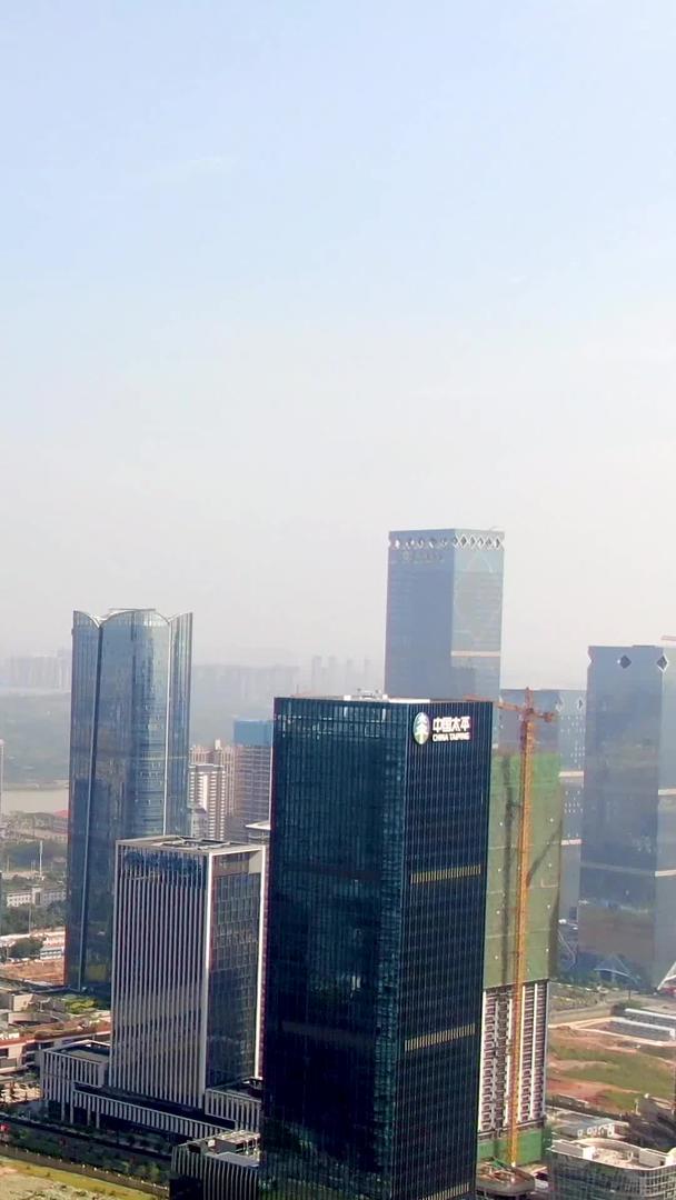 广西南宁城市商务大厦航拍视频的预览图