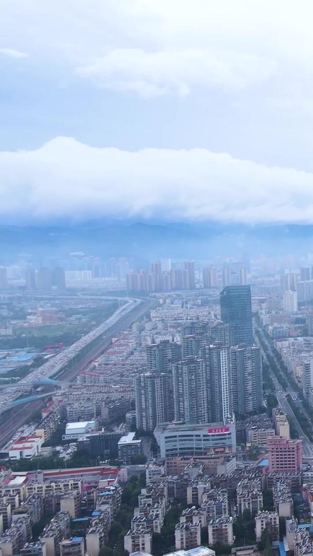 云南昆明西山区城市航拍视频的预览图