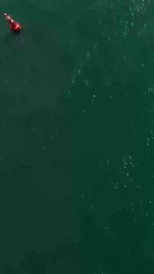 60帧慢动作航拍在海上游轮视频的预览图