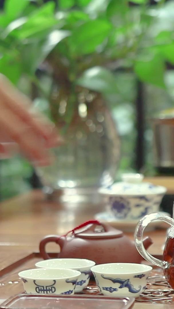 休闲饮茶实拍视频的预览图