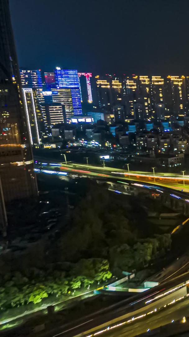 杭州立交枢纽智慧大厦城市天际线交通流量震撼延时视频的预览图