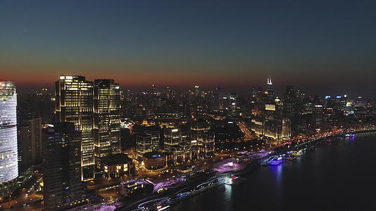 黄昏时分上海城市景色明亮视频的预览图