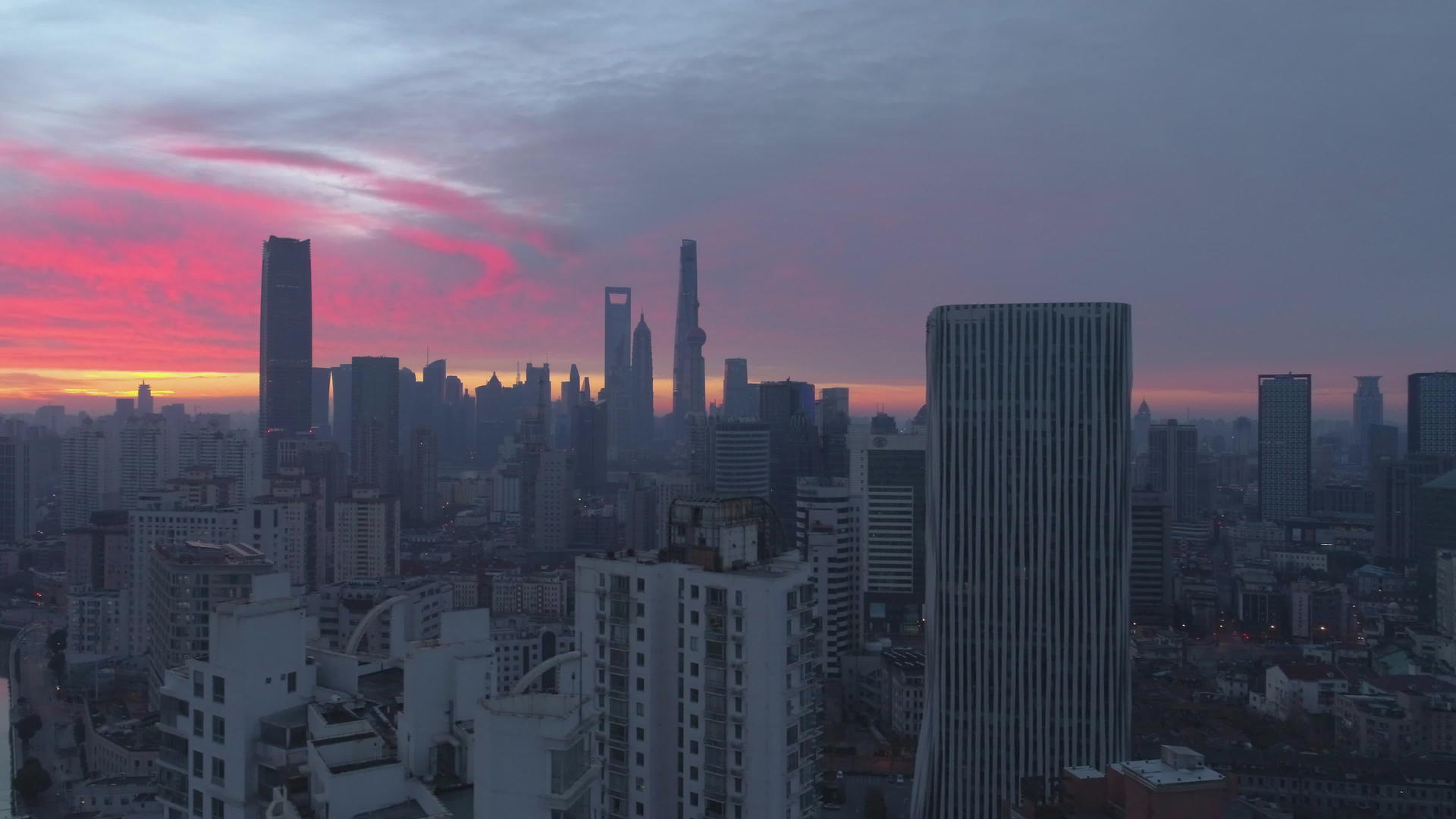 粉色日出的上海天际线视频的预览图