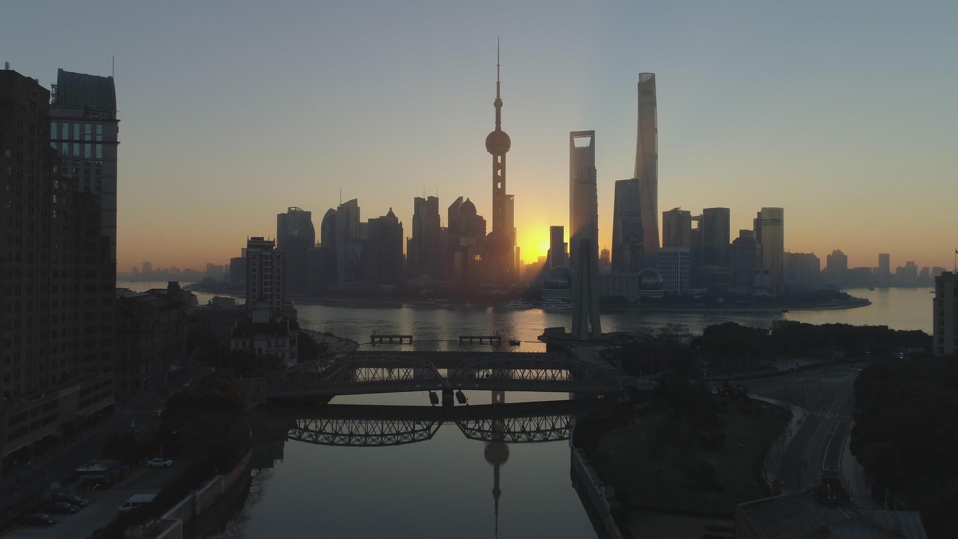 上海陆家嘴天际线日出视频的预览图
