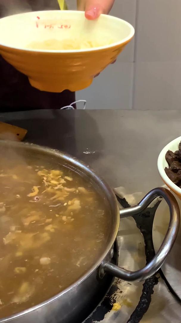 阿芬卤面视频是福建漳州传统小吃美食的集合视频的预览图