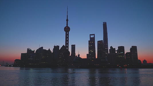 清晨的上海剪影视频的预览图
