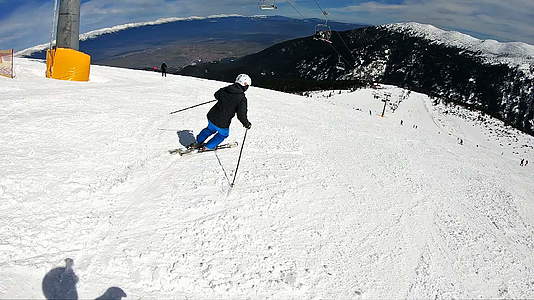 高山滑雪胜地视频的预览图
