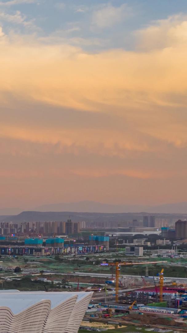 Xi安奥体中心燃烧云航拍5K延迟视频的预览图