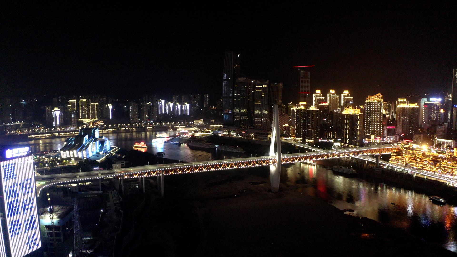 重庆千厮桥夜景视频的预览图