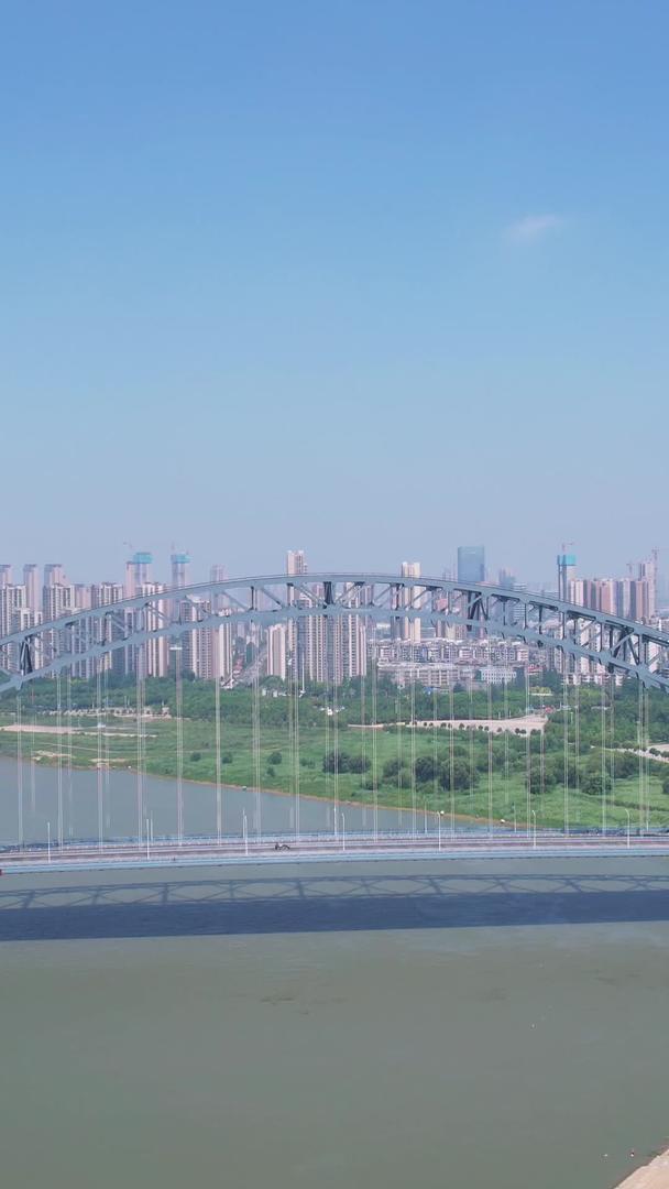 武汉古田桥航拍蓝天白云晴天下的道路桥梁材料视频的预览图