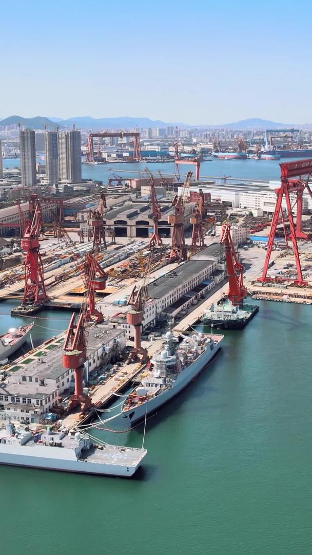 大连港口造船厂舰艇视频的预览图