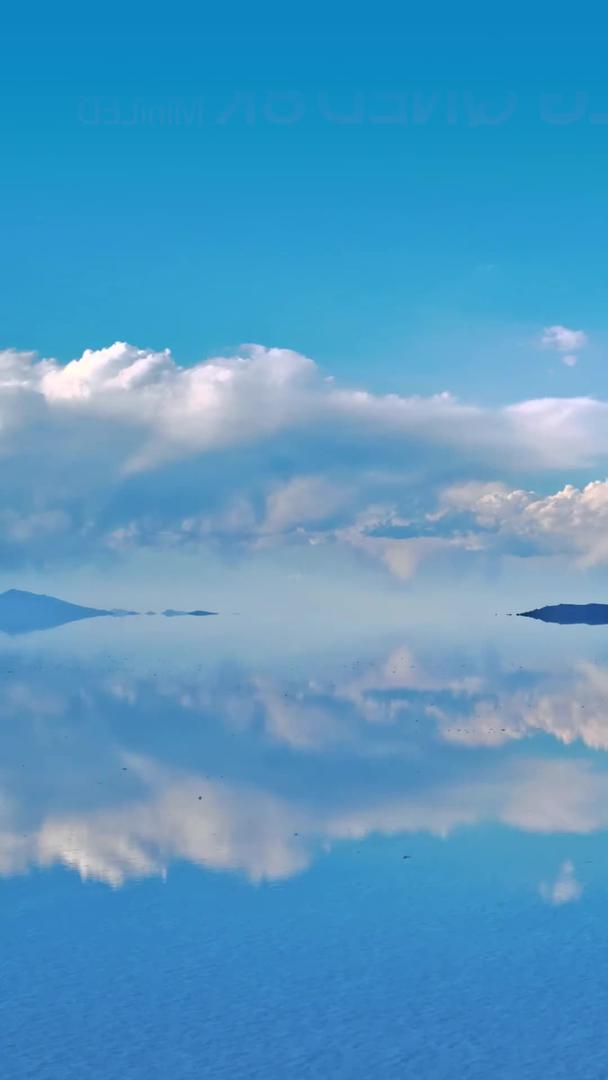 湖水天空一镜蓝天白云视频的预览图