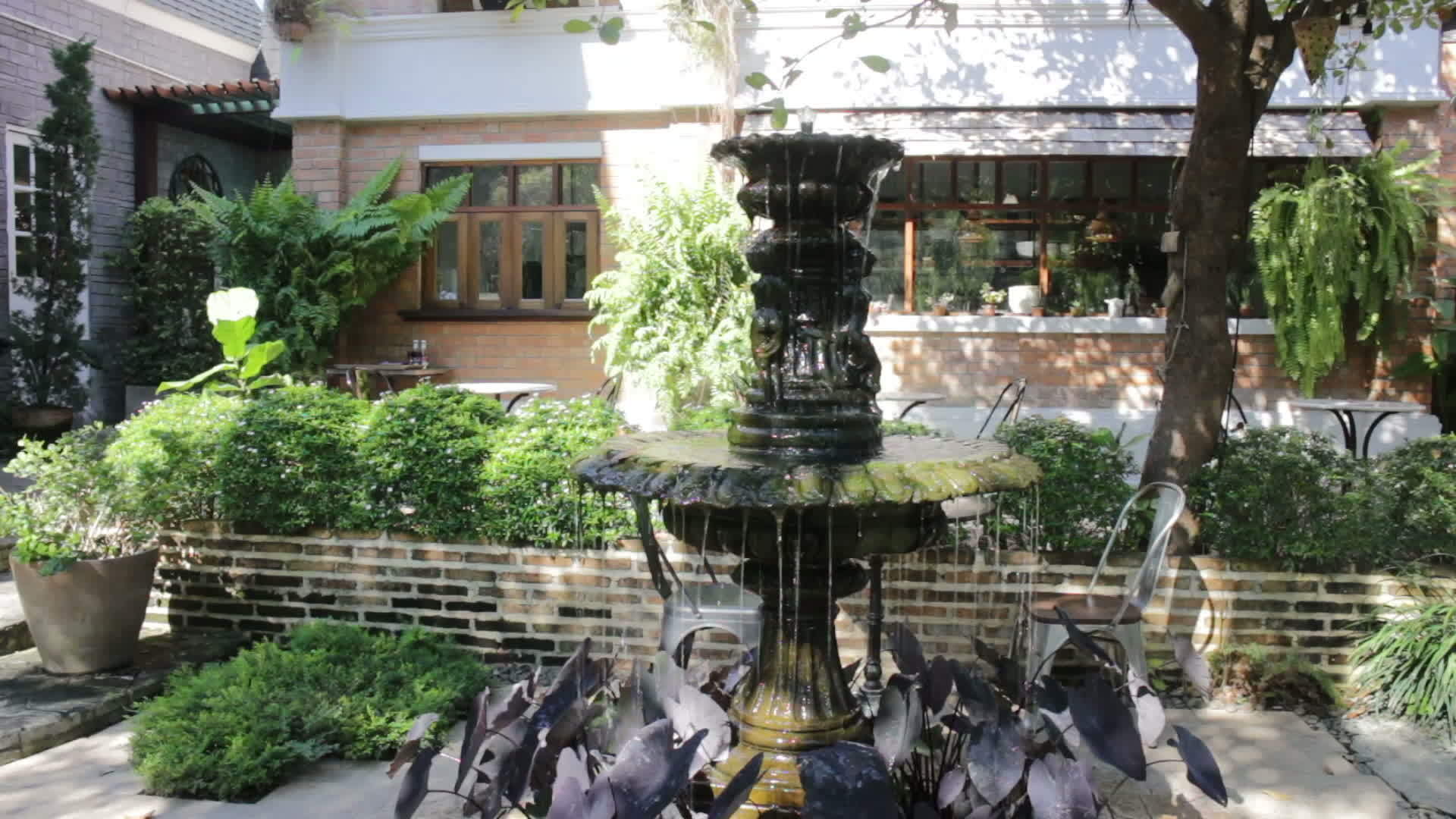 双层花园喷泉视频的预览图