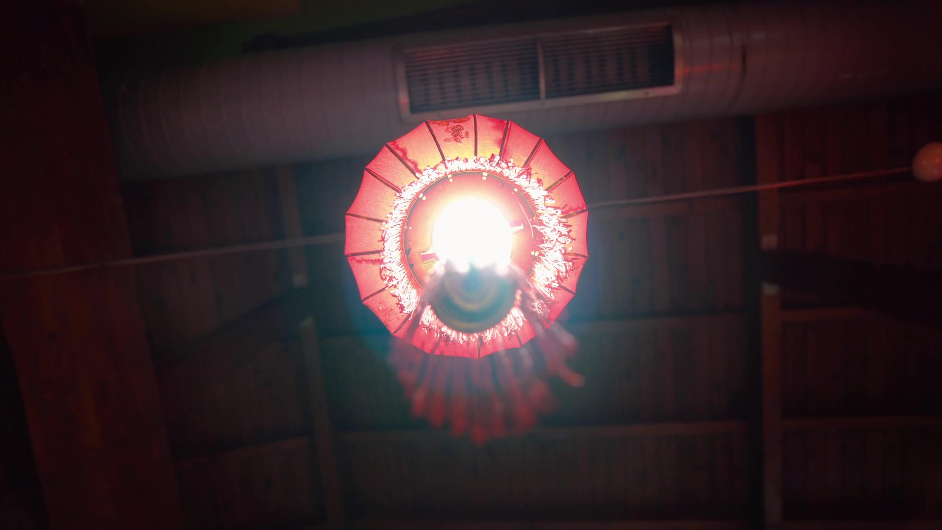 传统的红灯灯笼餐厅视频的预览图
