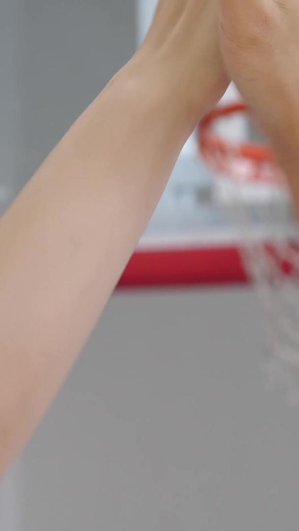 篮球运动员击掌视频的预览图