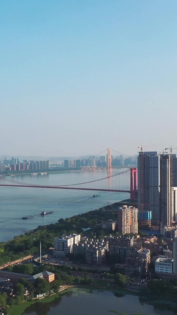 武汉地标电视塔长江风景素材环绕航拍风景城市视频的预览图