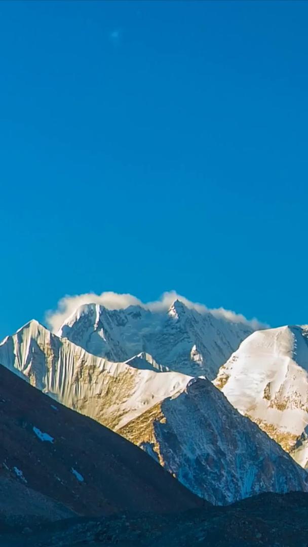 延迟西藏雪山视频的预览图
