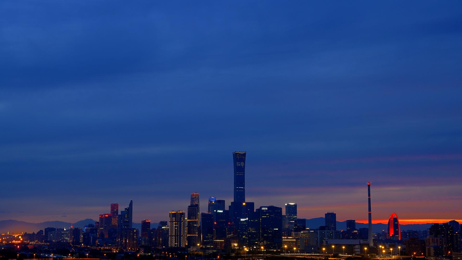 北京城市晚霞的建筑视频的预览图