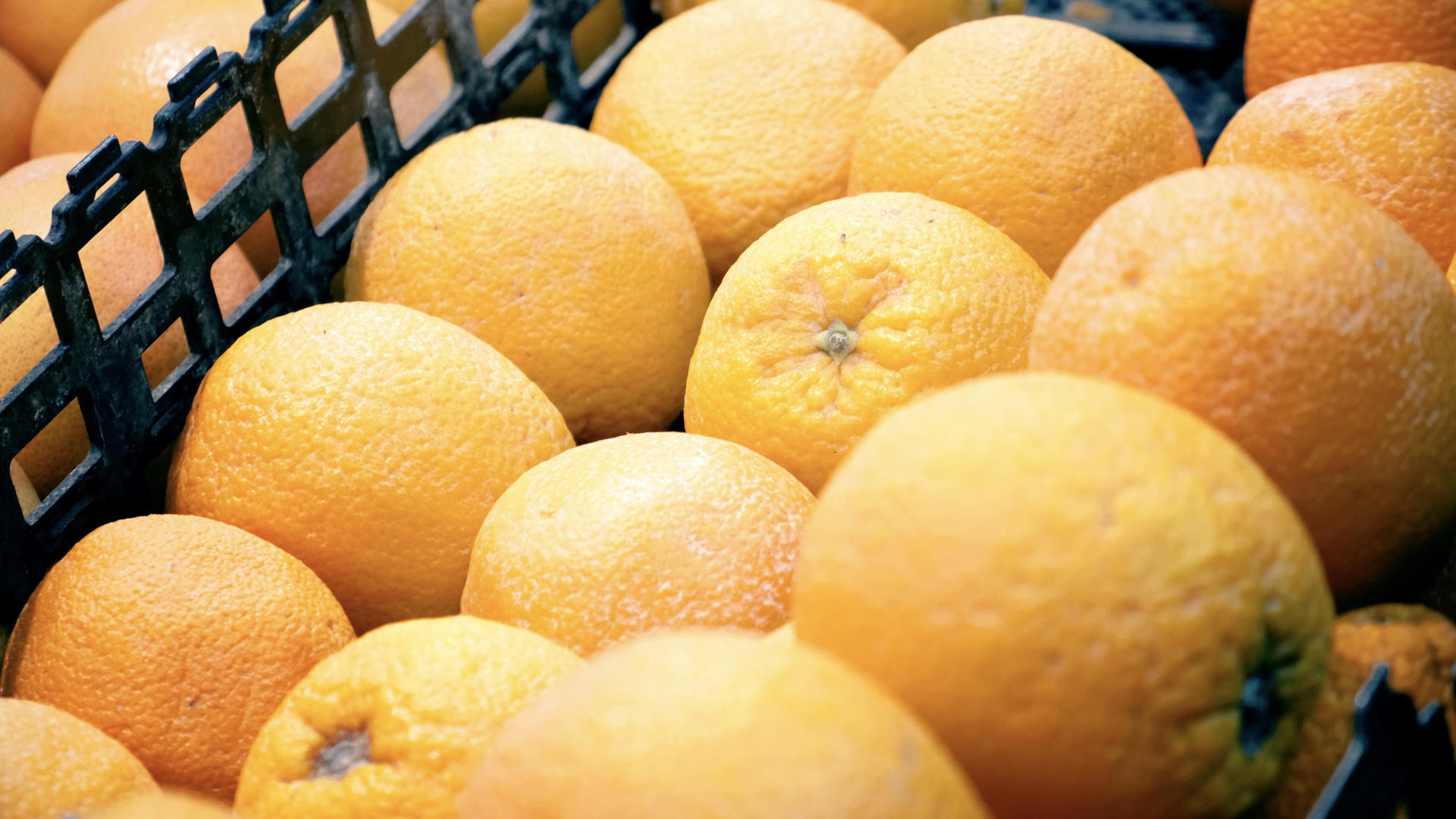 水果店售卖的新鲜水果橙子视频的预览图