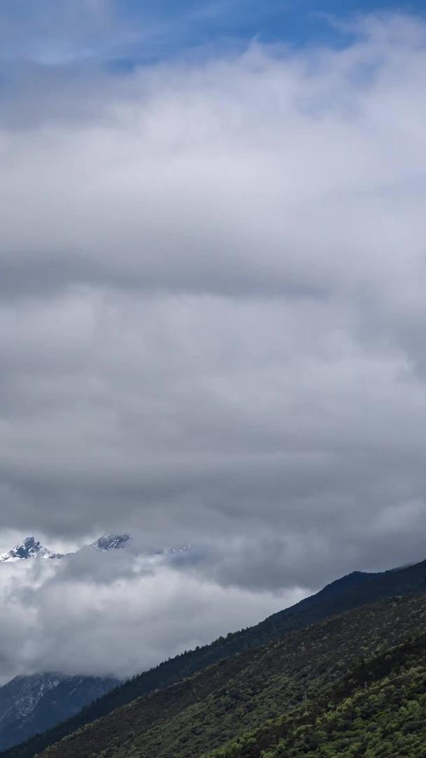 云雪山自然风光延迟拍摄视频的预览图