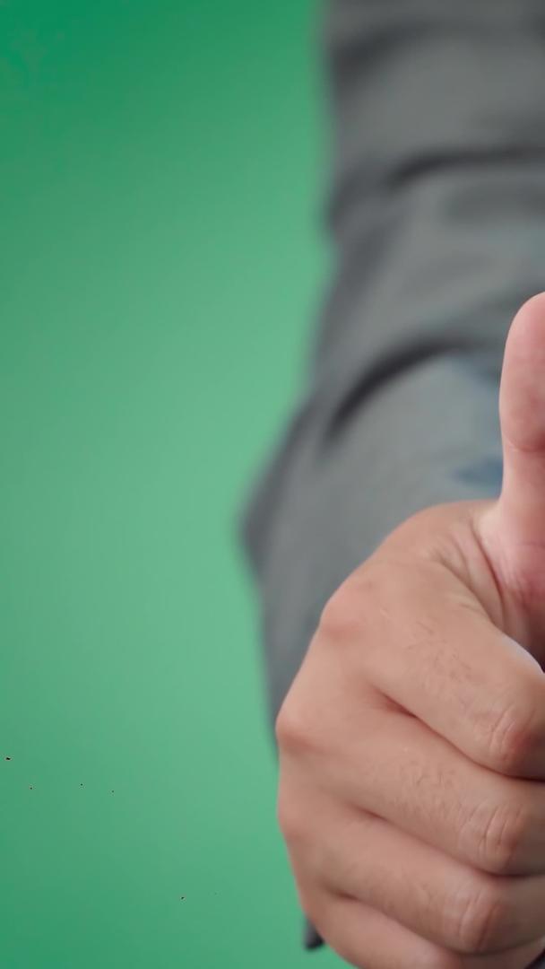 拇指指纹点击商务科技男性视频合成视频的预览图