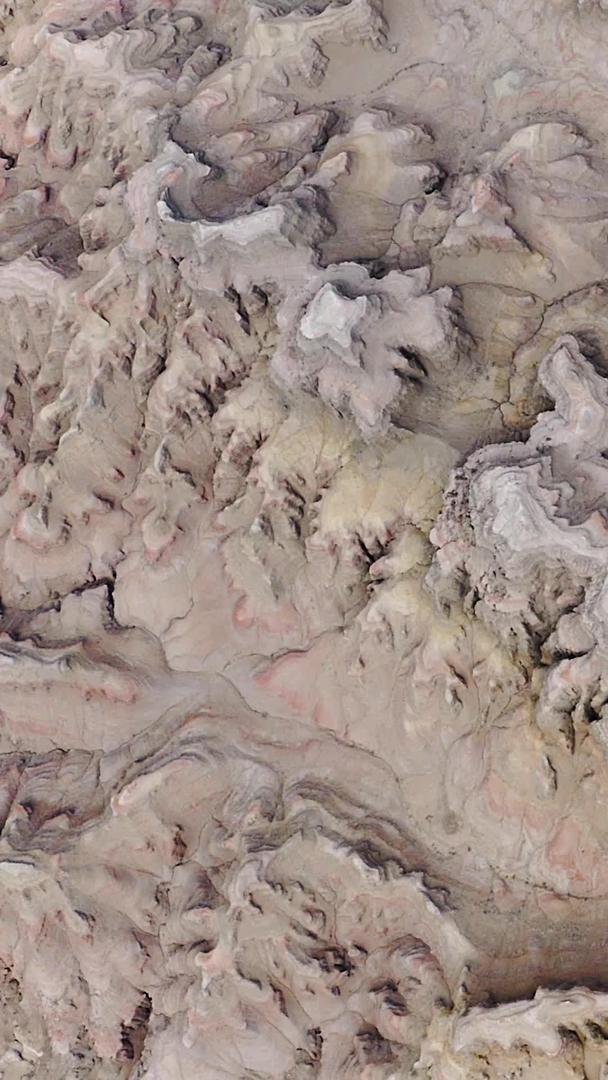 雅丹地貌新疆克拉玛依乌尔禾世界魔鬼城视频的预览图