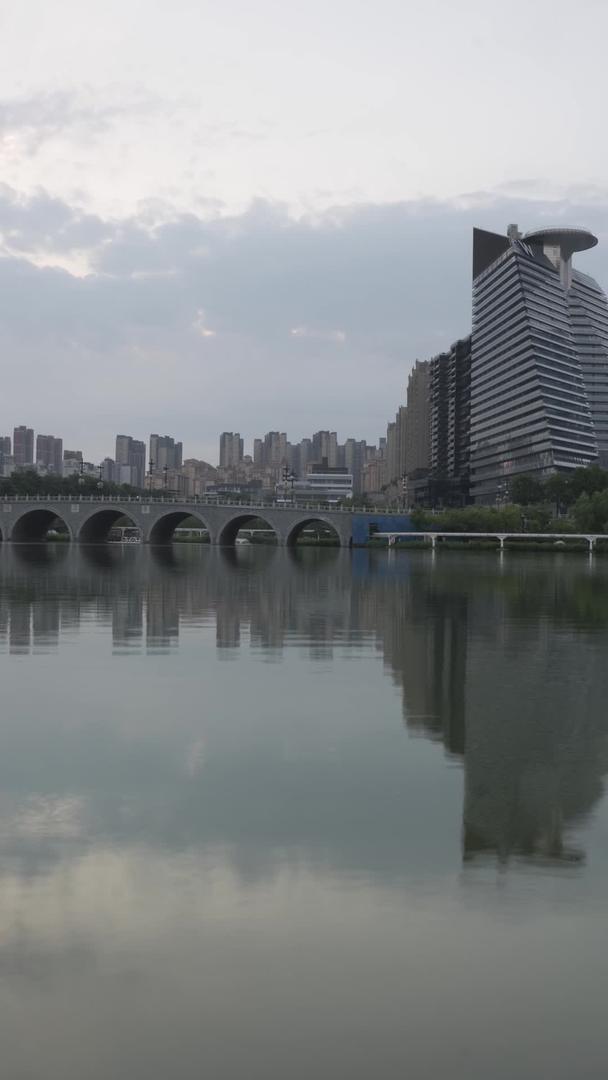 日出延迟西安曲江遗址公园视频的预览图